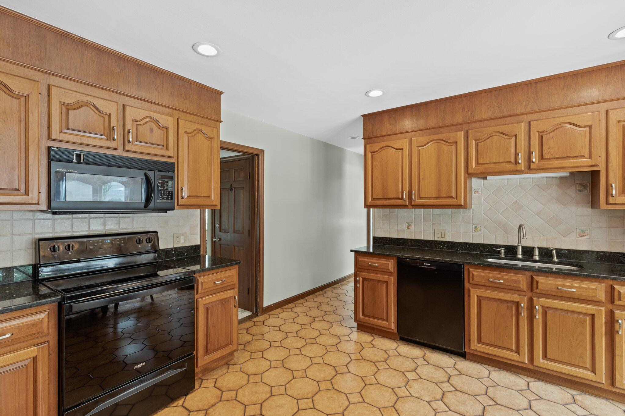 16 Robin Road Sandwich, MA 02563 - Photo 23 of 65 39-web-or-mls-16-robin-rd