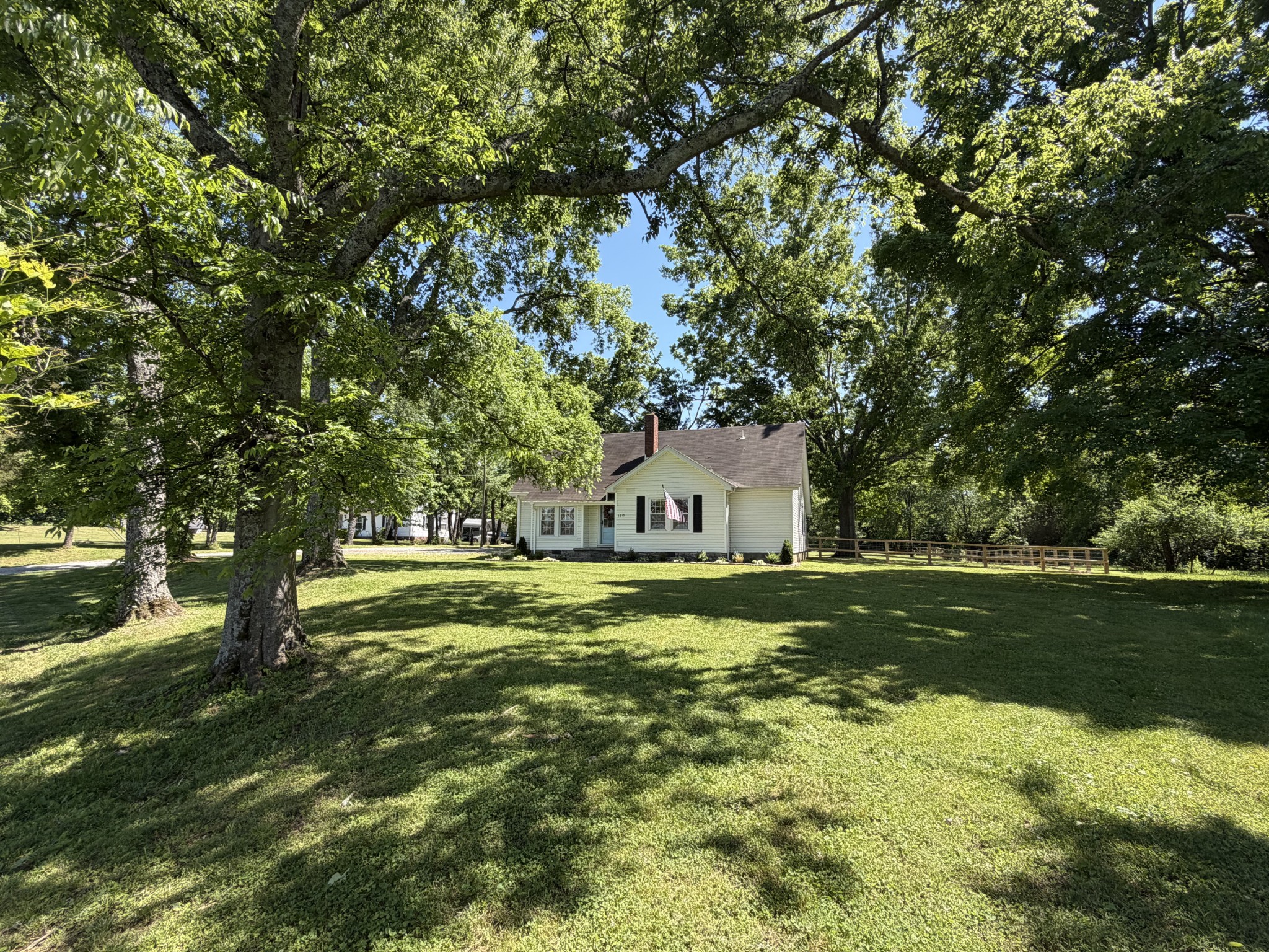 1610 Cairo Road Gallatin, TN 37066 - Photo 2 of 24