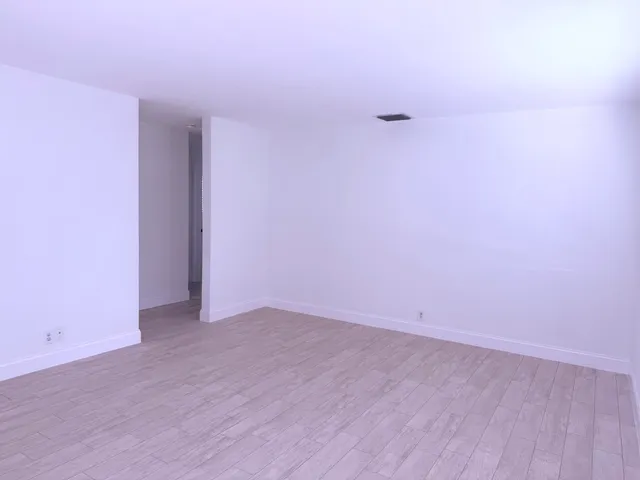 $2,000 | 626 Prosperity Farms Road, Unit 6, North Palm Beach, FL 33408