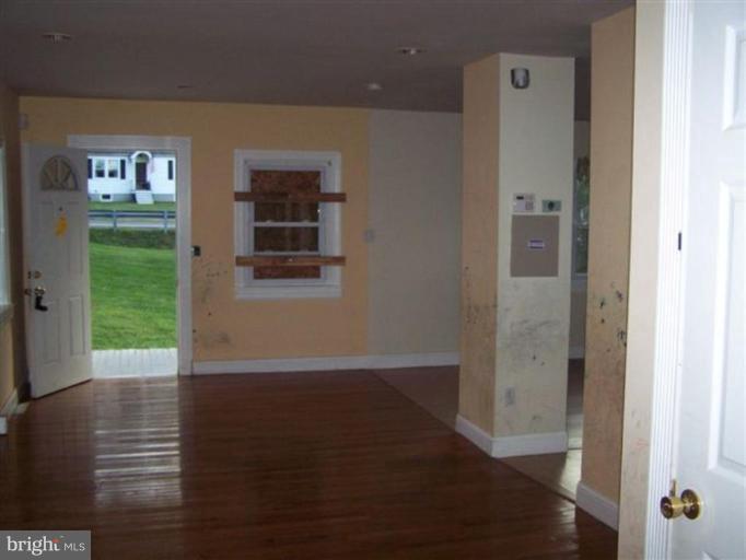 4902 Powder Mill Road Beltsville, MD 20705 - Photo 18 of 25 Living Room/Dining Room