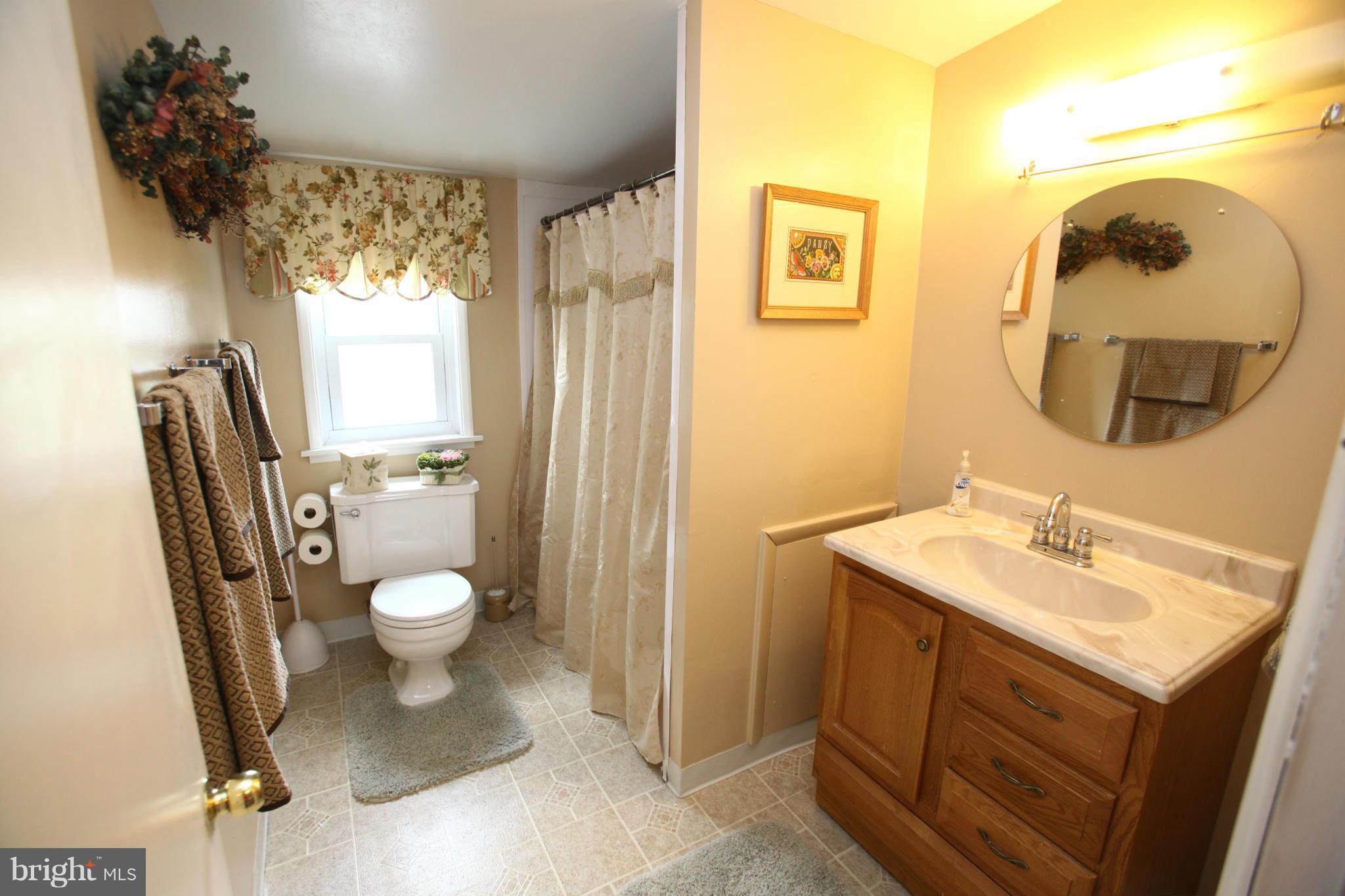 1905 Brookdale Road Baltimore, MD 21244 - Photo 18 of 30 Second floor bath