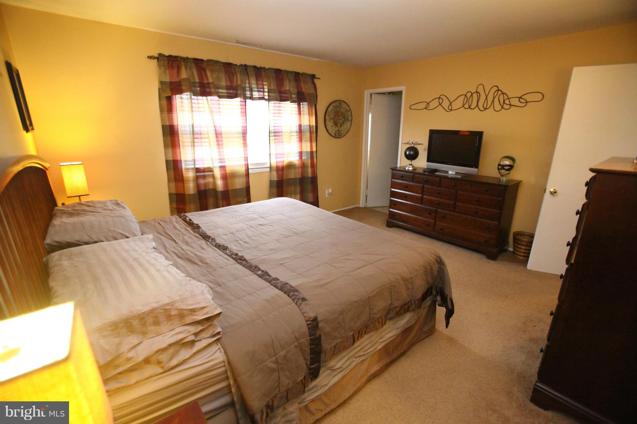 1905 Brookdale Road Baltimore, MD 21244 - Photo 22 of 30 First floor master