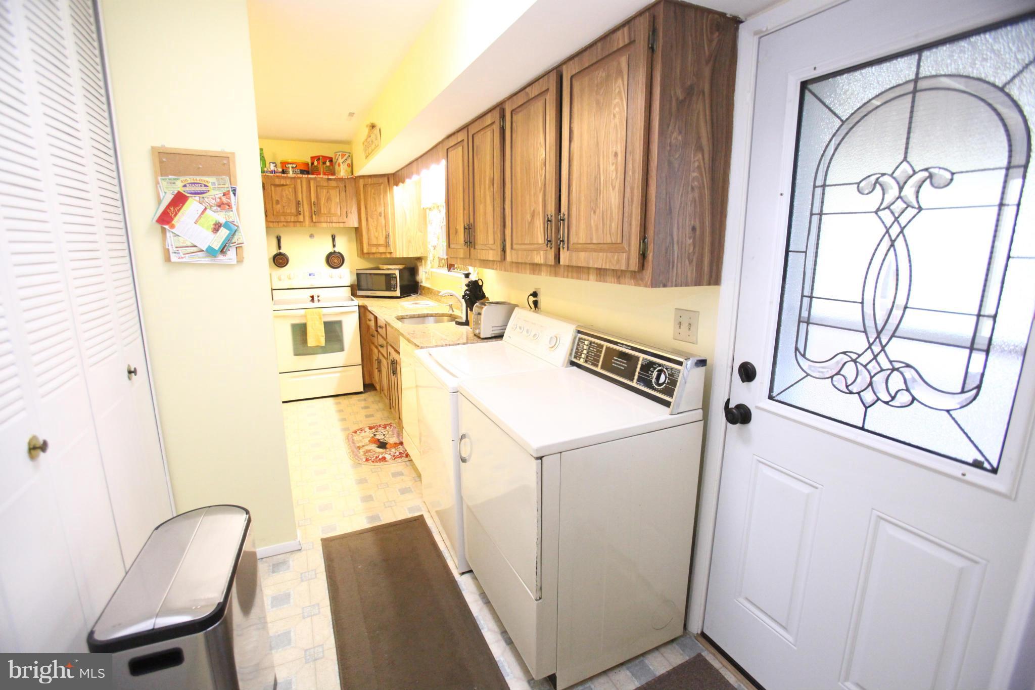 1905 Brookdale Road Baltimore, MD 21244 - Photo 25 of 30 Kitchen