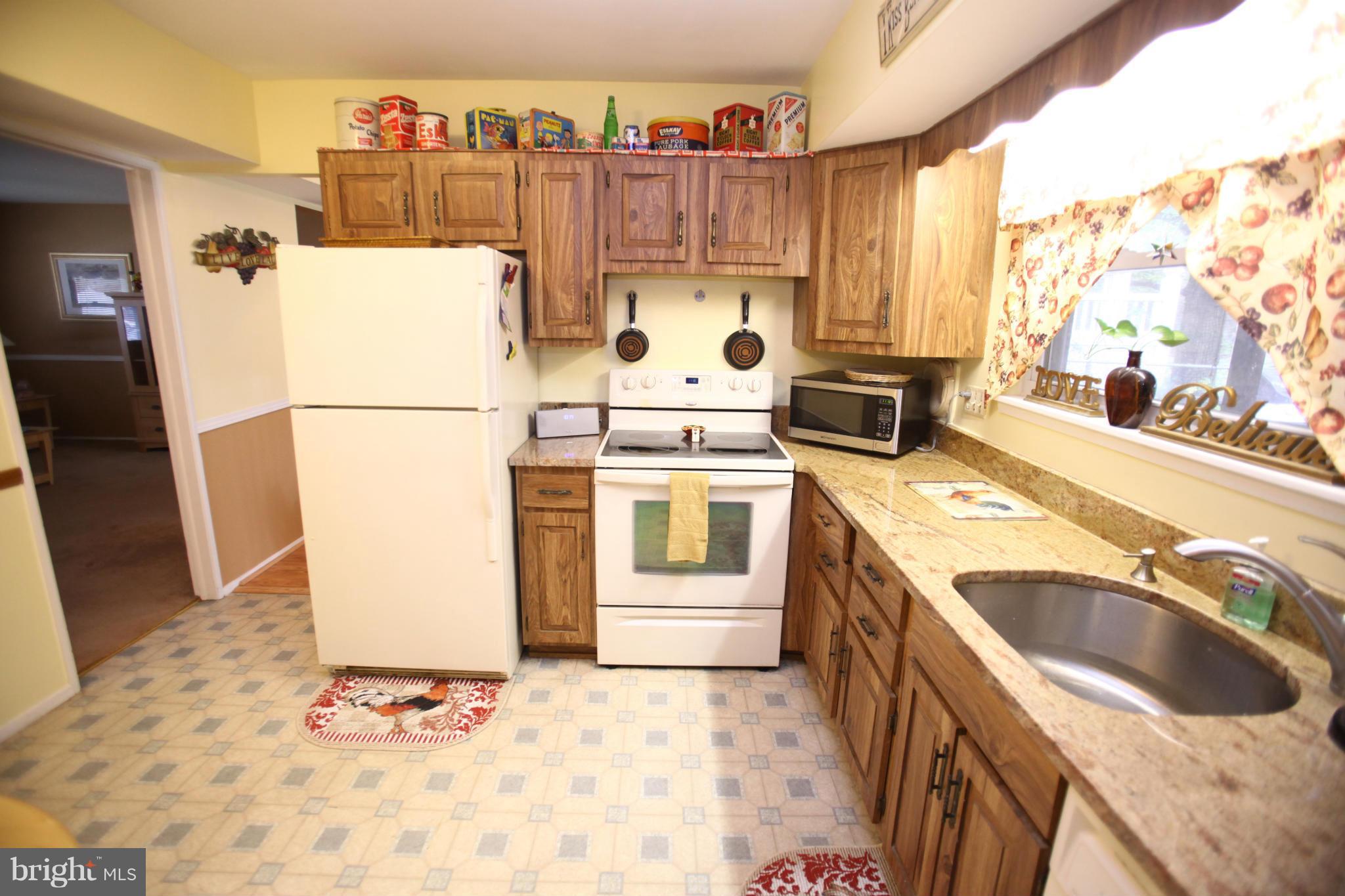 1905 Brookdale Road Baltimore, MD 21244 - Photo 26 of 30 Kitchen