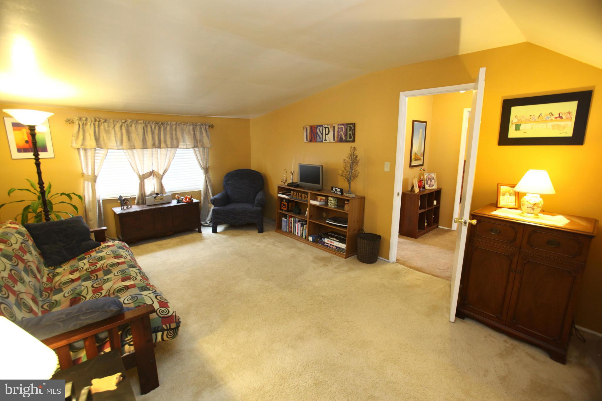 1905 Brookdale Road Baltimore, MD 21244 - Photo 5 of 30 Second floor bedroom