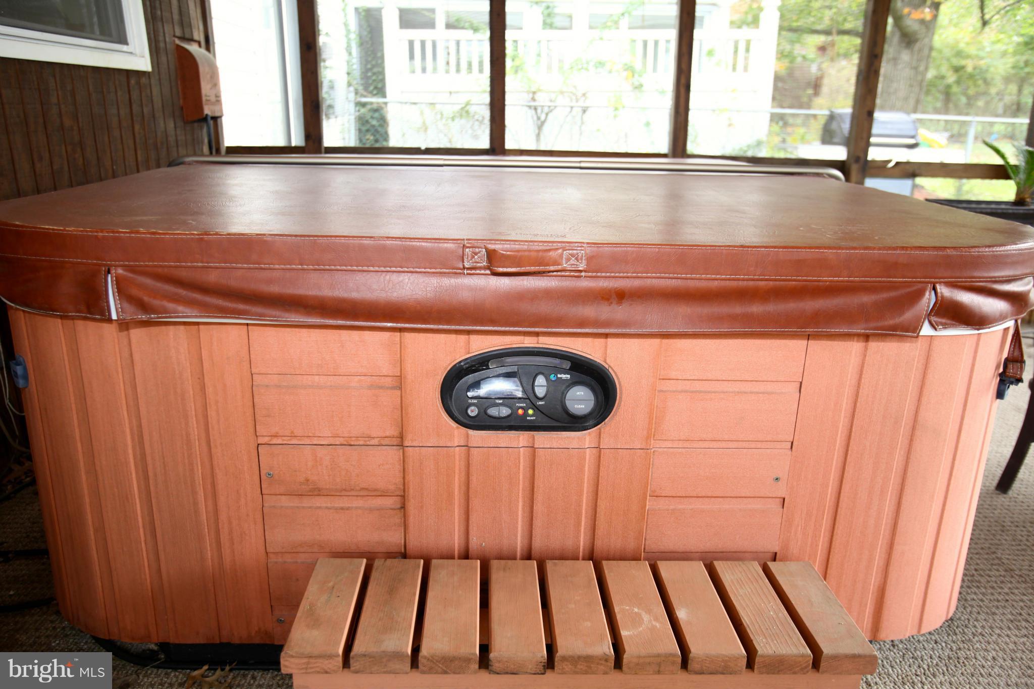 1905 Brookdale Road Baltimore, MD 21244 - Photo 8 of 30 Hot tub