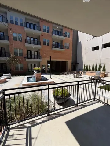 $1,400 | 111 Town Place, Unit 2610, Fairview, TX 75069