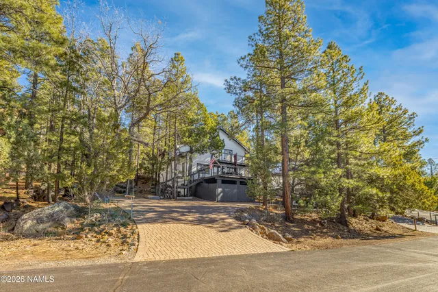 $949,900 | 17885 Silverlake Drive, Munds Park, AZ 86017