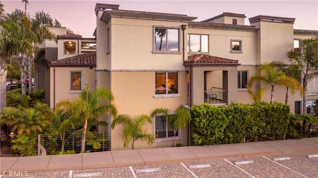 2727 Shell Beach Road, Unit 327 Pismo Beach, CA 93449 - Photo 4 of 60 middle unit