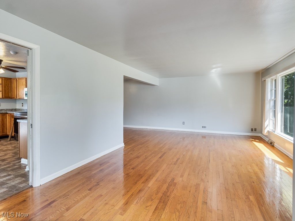 2348 Saybrook Road Cleveland, OH 44118 - Photo 11 of 37