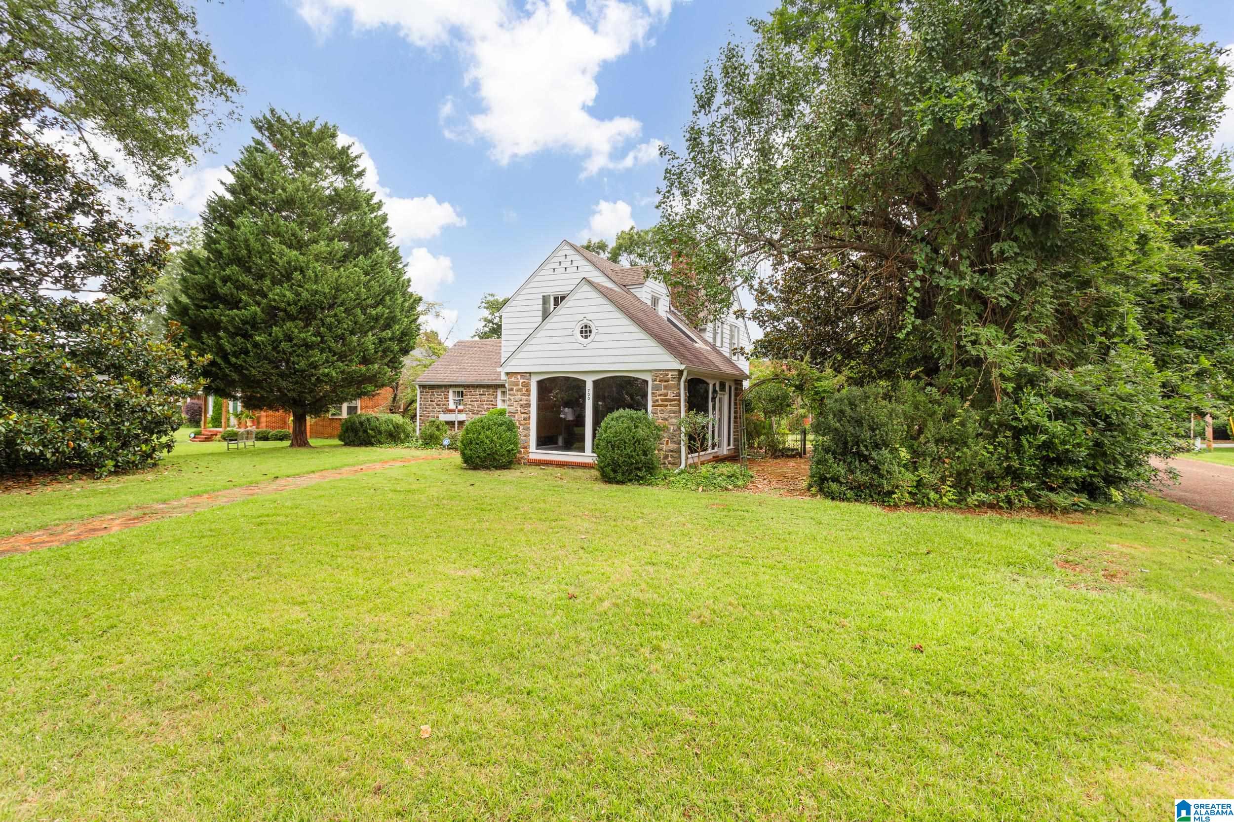700 Cedar Street Talladega, AL 35160 - Photo 2 of 42