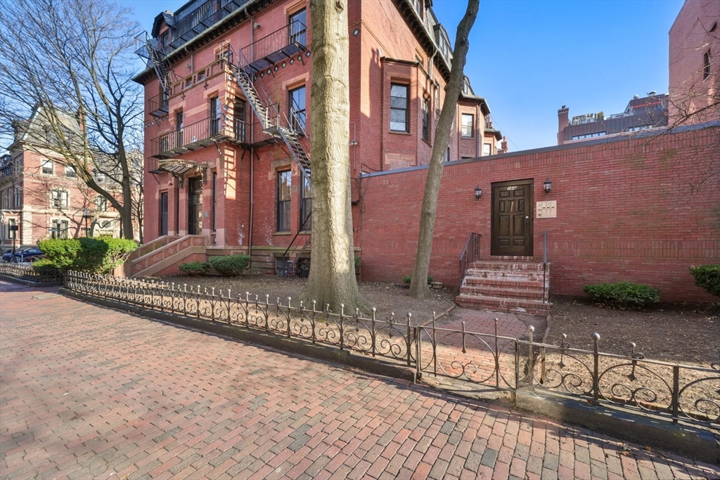 164 Marlborough Street Boston, MA 02116 - Photo 13 of 15