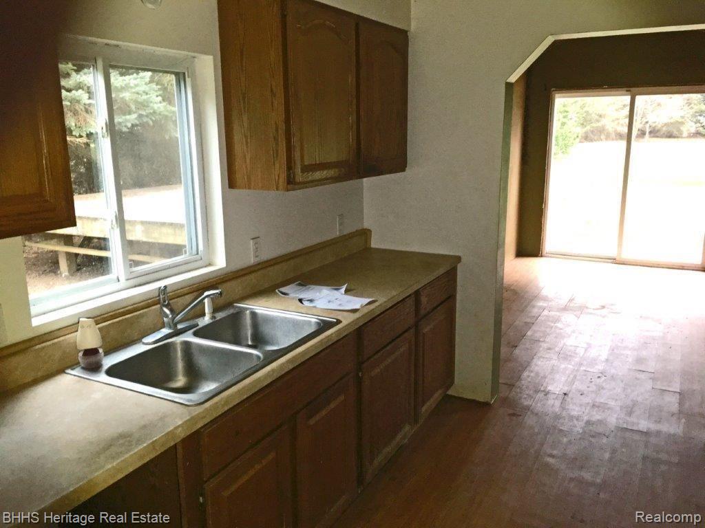 8996 Cole Road Durand, MI 48429 - Photo 16 of 29 kitchen