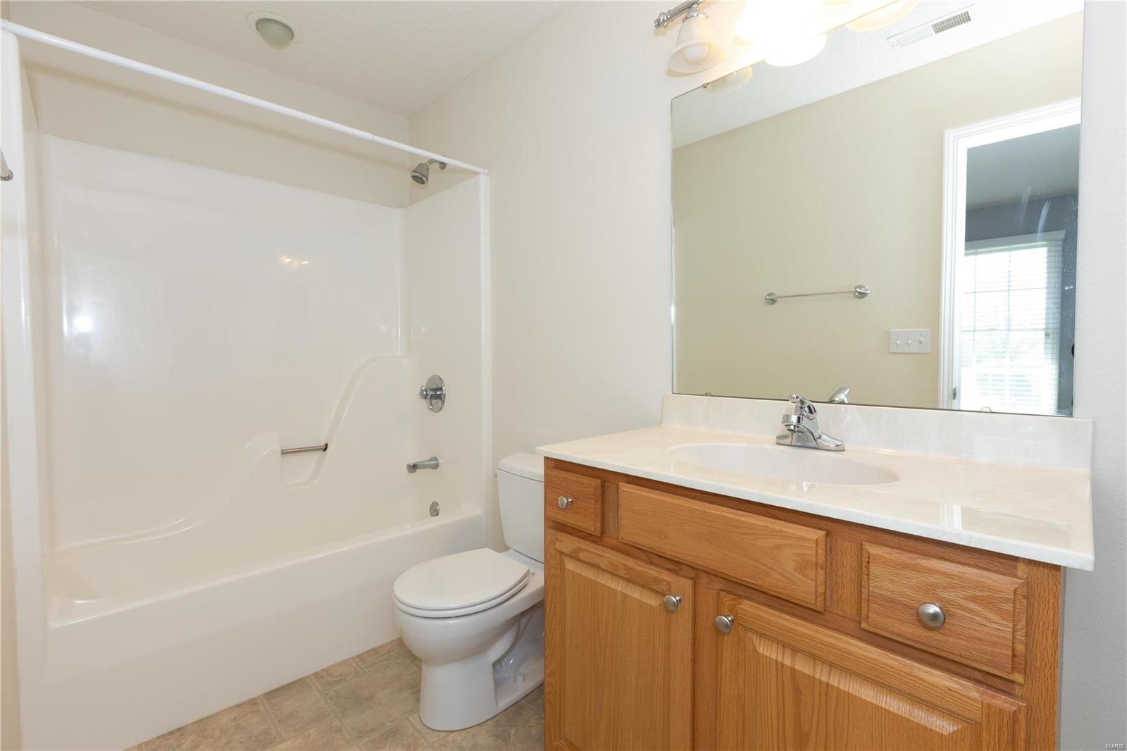 1711 Clover Ridge Columbia, IL 62236 - Photo 16 of 29 Gallery Image 16