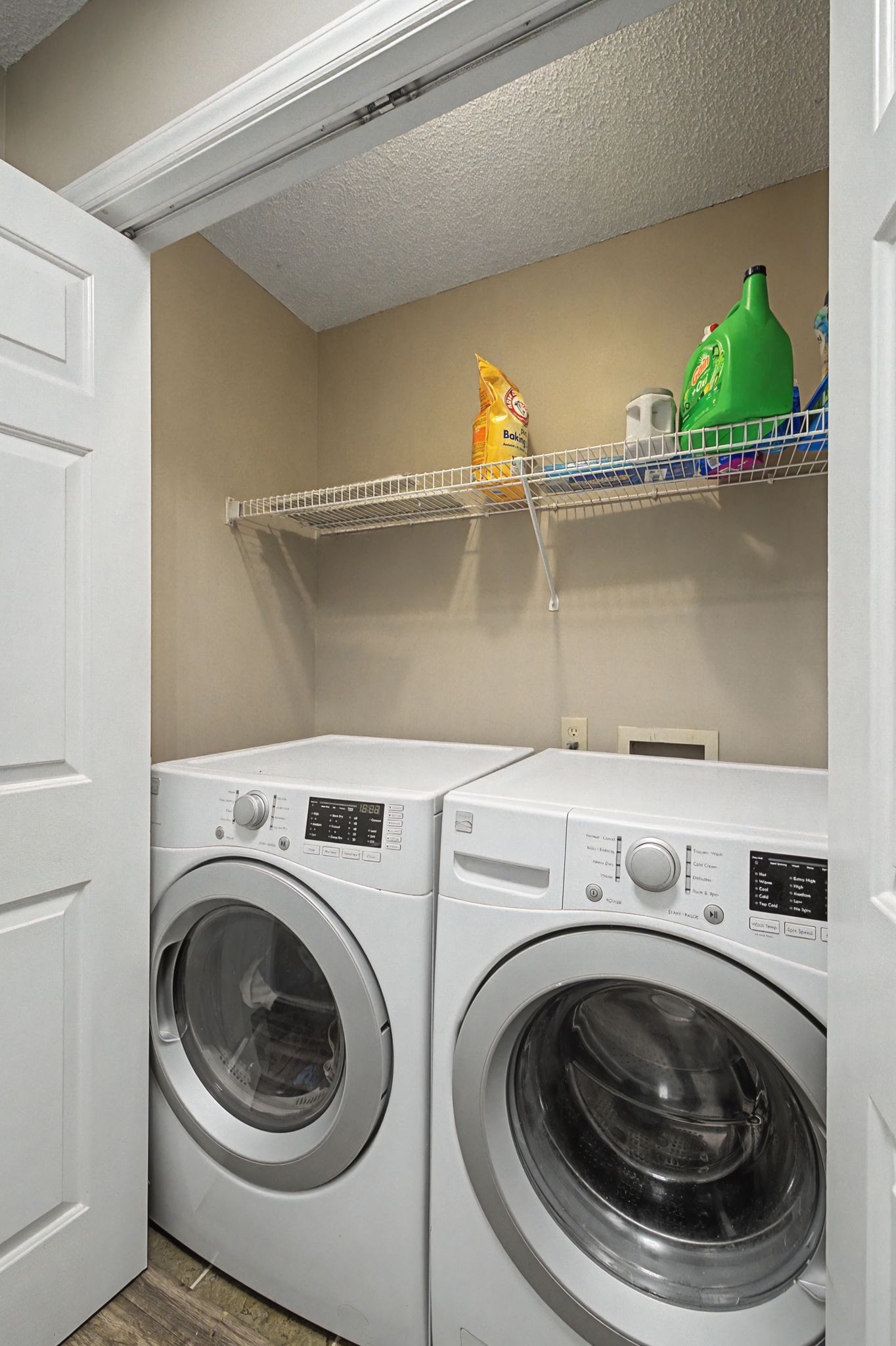 723 Hogan Drive Murfreesboro, TN 37128 - Photo 17 of 31 a utility room with dryer and washer