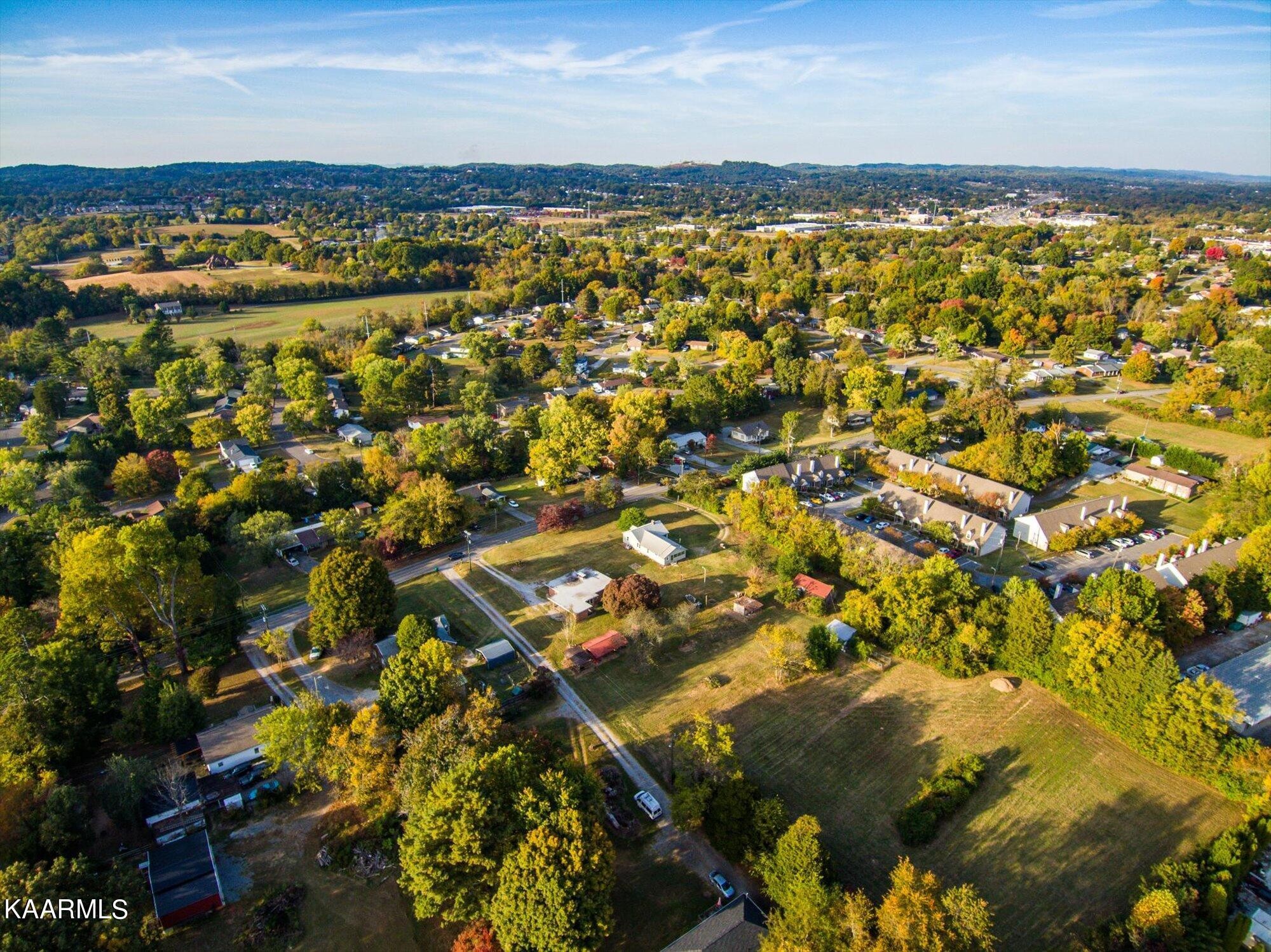 3534 Cunningham Road Knoxville, TN 37918 - Photo 18 of 21 Gallery Image 18