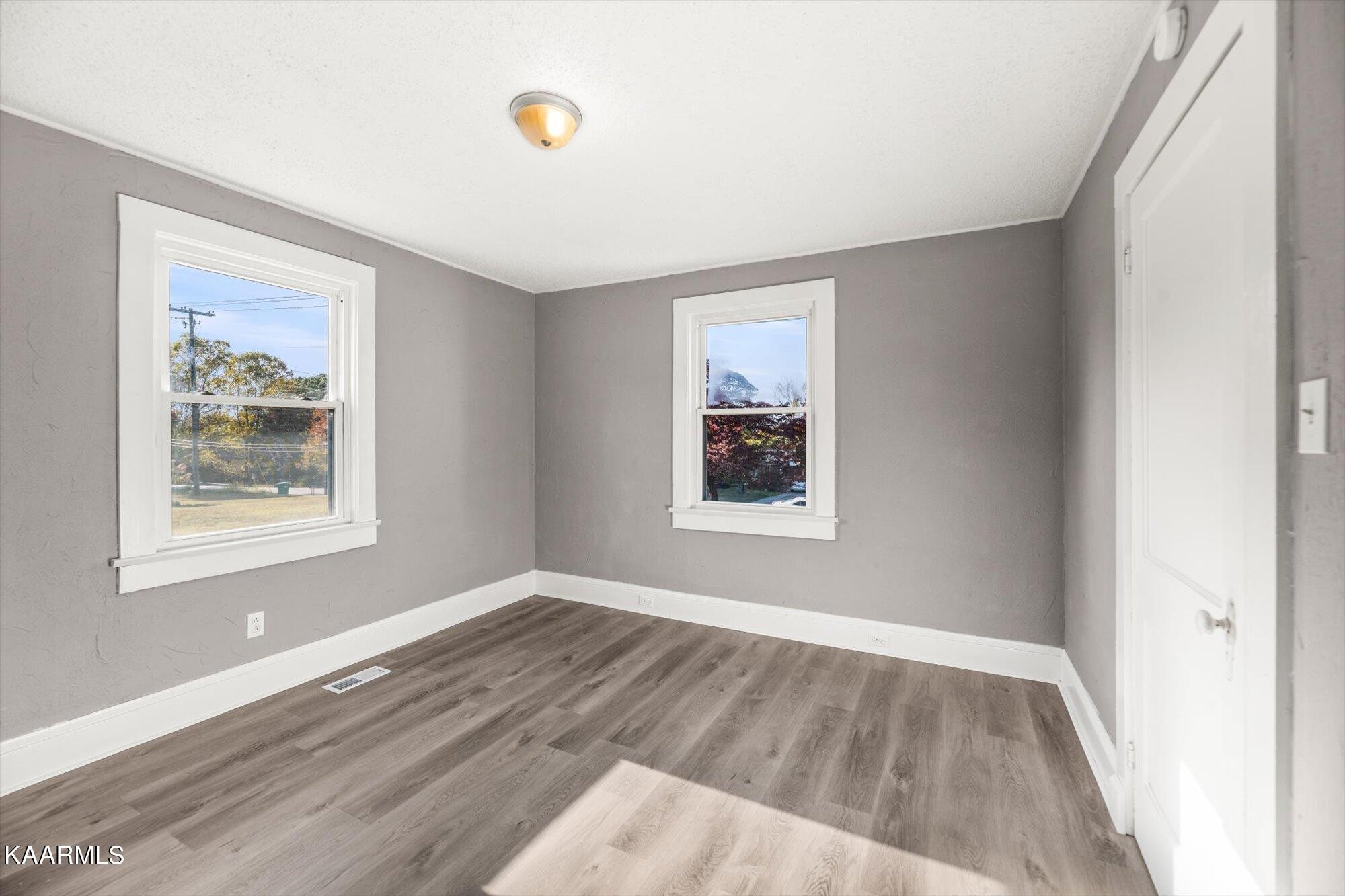 3534 Cunningham Road Knoxville, TN 37918 - Photo 8 of 21 Gallery Image 8