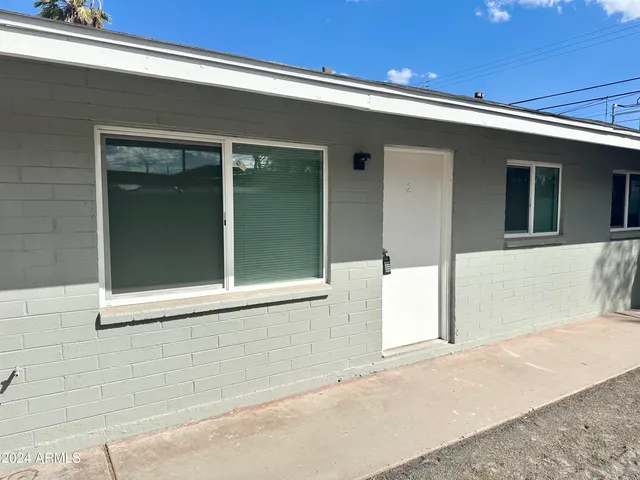 $895 | 2033 West Madison Street, Unit 2, Phoenix, AZ 85009