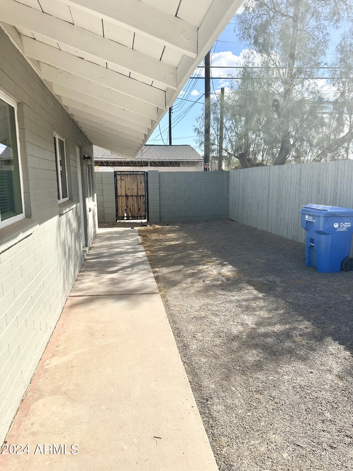 2033 West Madison Street, Unit 2 Phoenix, AZ 85009 - Photo 11 of 12 IMG_8392