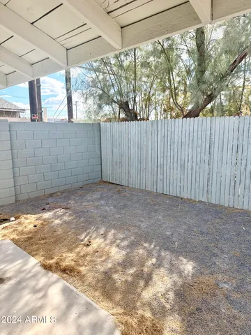 $895 | 2033 West Madison Street, Unit 2, Phoenix, AZ 85009