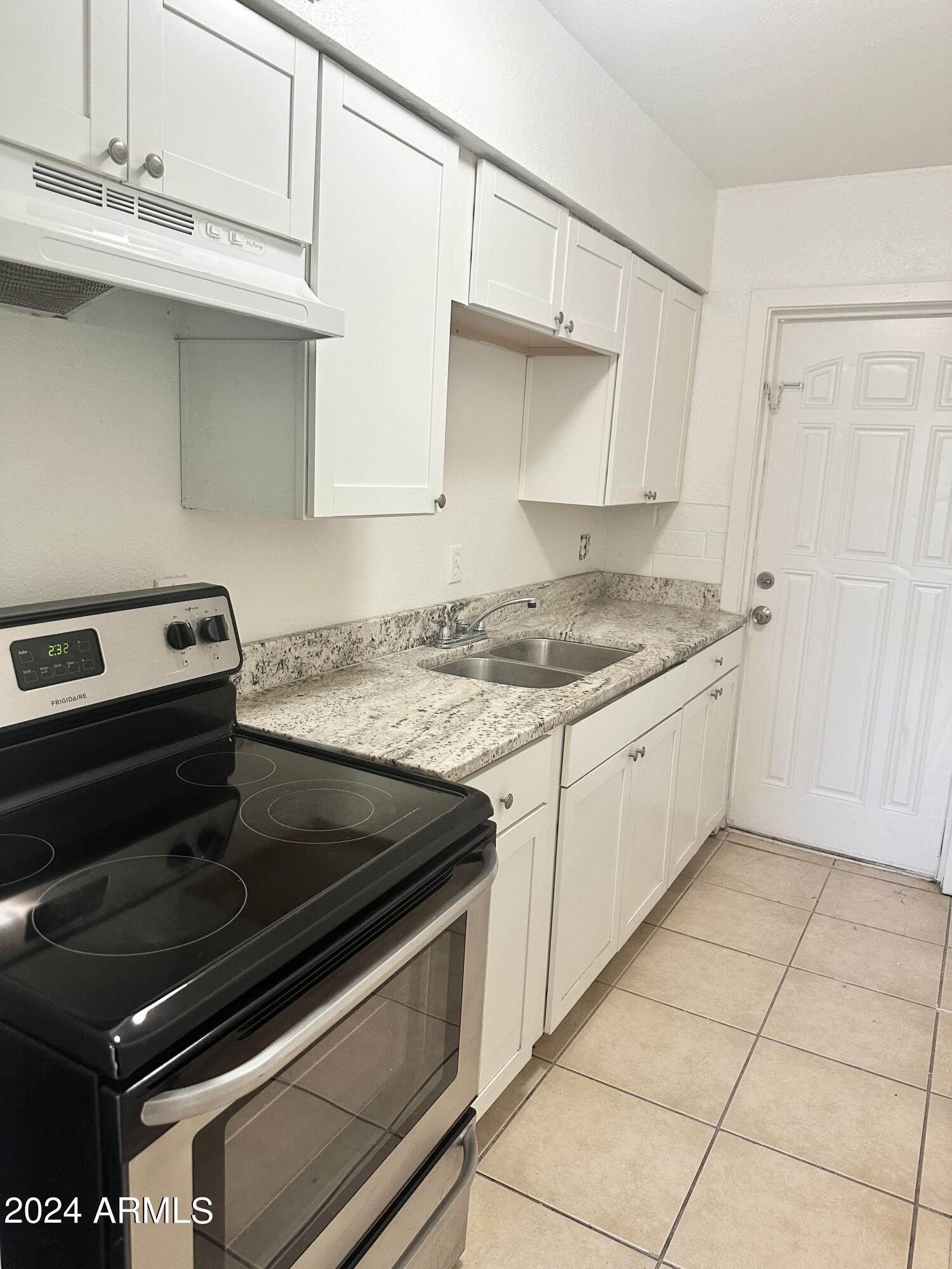 2033 West Madison Street, Unit 2 Phoenix, AZ 85009 - Photo 2 of 12 IMG_8390