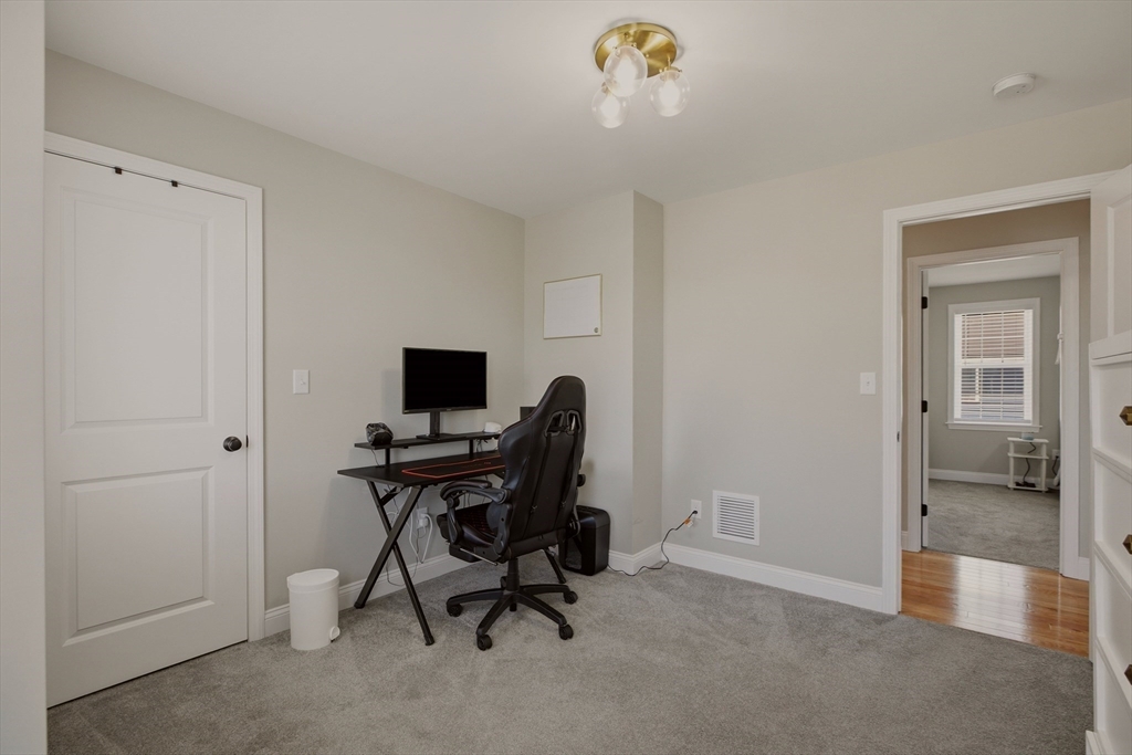8 Princeton Circle Fall River, MA 02724 - Photo 32 of 41