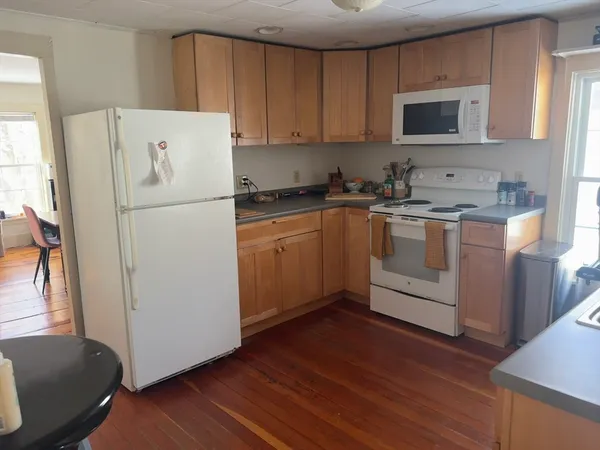 $699,000 | 33 Bridge Street, Amherst, MA 01002