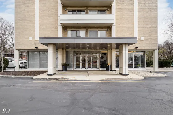 $179,900 | 3965 North Meridian Street, Unit 2D, Indianapolis, IN 46208