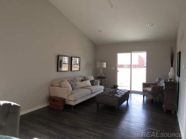 47348 Mariners Point Chesterfield, MI 48051 - Photo 5 of 11