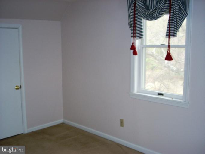 8650 Lees Ridge Road Warrenton, VA 20186 - Photo 2 of 17 Bedroom #3 - Upper Level