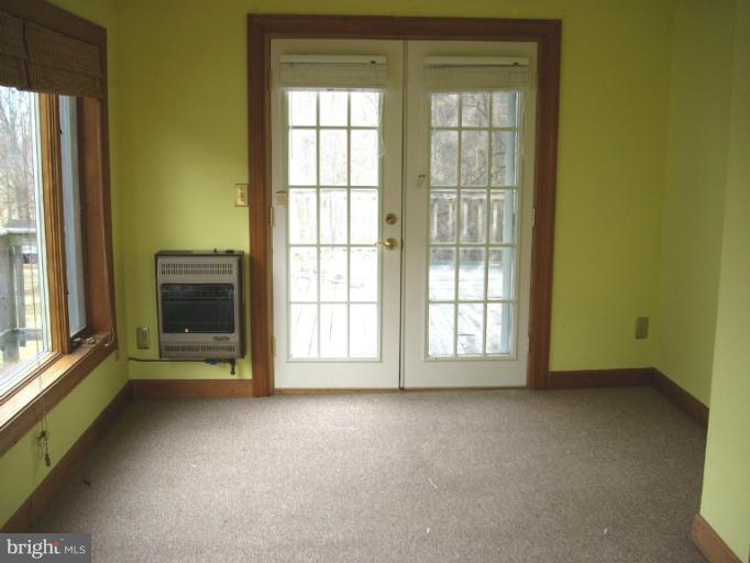 8650 Lees Ridge Road Warrenton, VA 20186 - Photo 4 of 17 Sunroom/Main Level