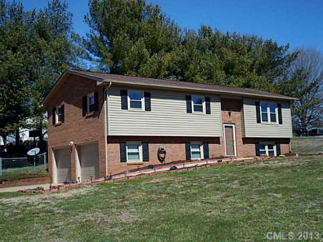 1476 Kings Road Hickory, NC 28602 - Photo 1 of 14 Gallery Image 1