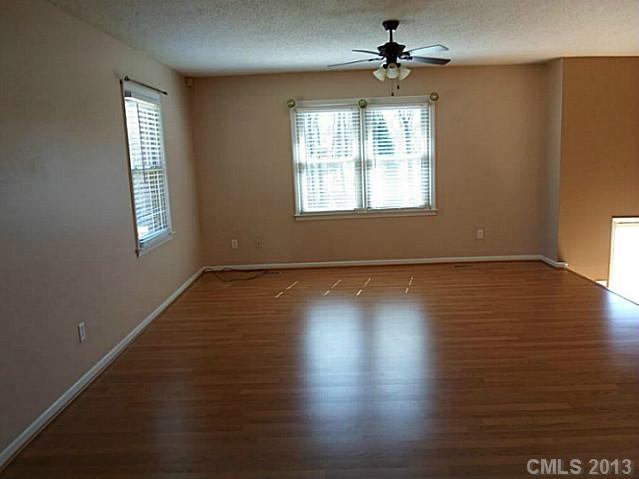 1476 Kings Road Hickory, NC 28602 - Photo 3 of 14 Gallery Image 3
