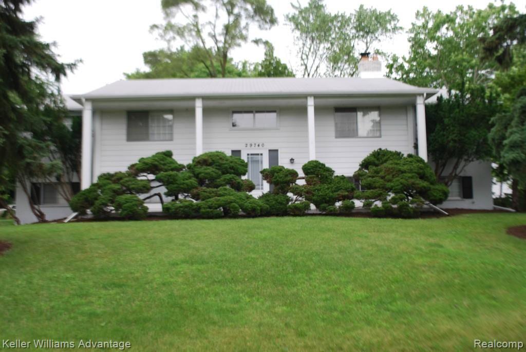 29740 Pipers Lane Farmington, MI 48334 - Photo 1 of 42