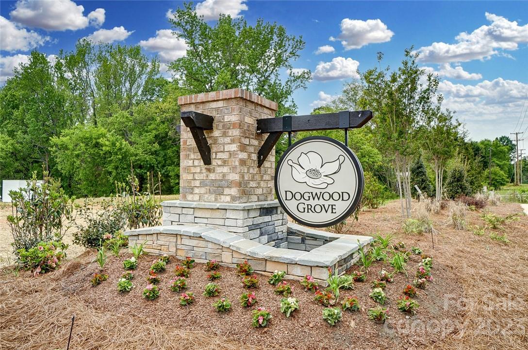 109 Old Fld Road Statesville, NC 28677 - Photo 37 of 37 a front view of a house with garden