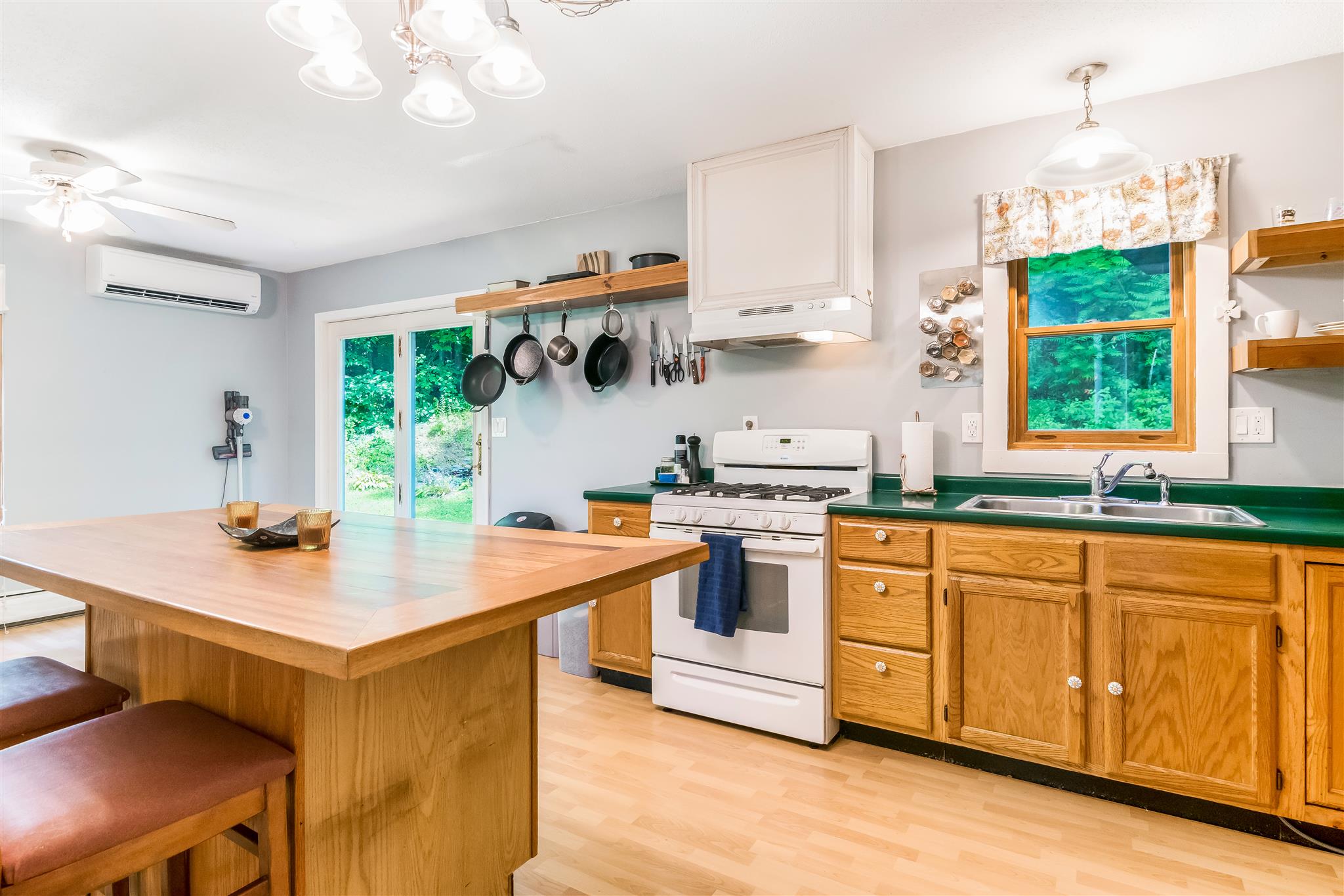 343 River Road Essex Junction, VT 05452 - Photo 3 of 33