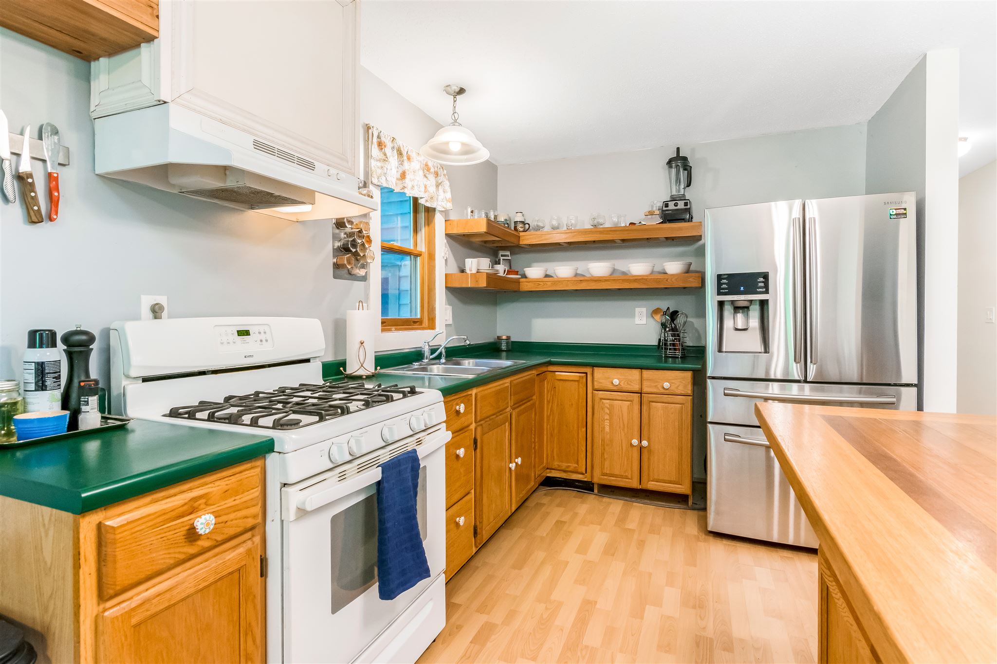 343 River Road Essex Junction, VT 05452 - Photo 6 of 33