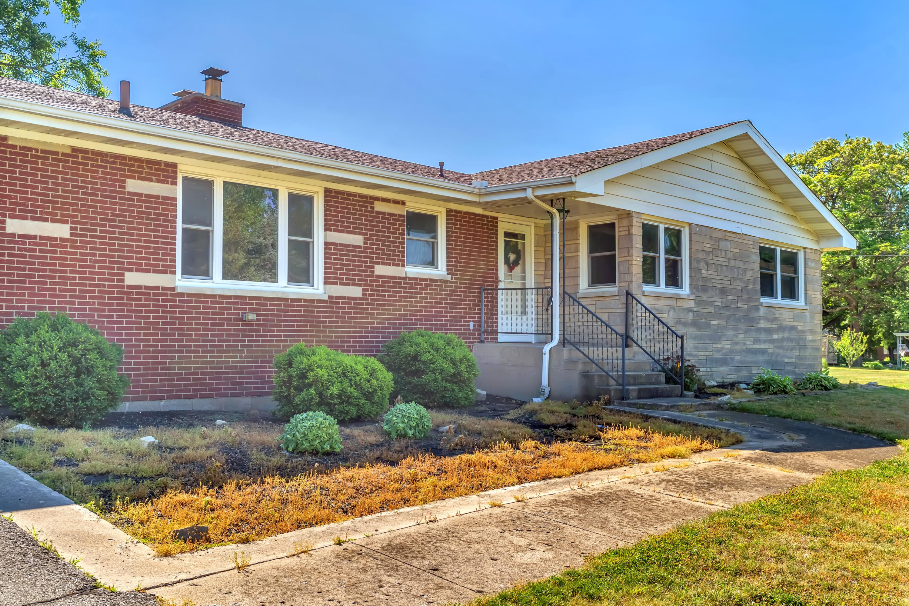 325 Cedar Street Northwest Demotte, IN 46310 - Photo 2 of 30 3000x2000