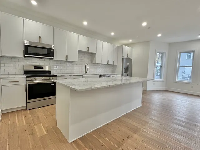 $3,399,000 | 20 Broad Street, Medway, MA 02053