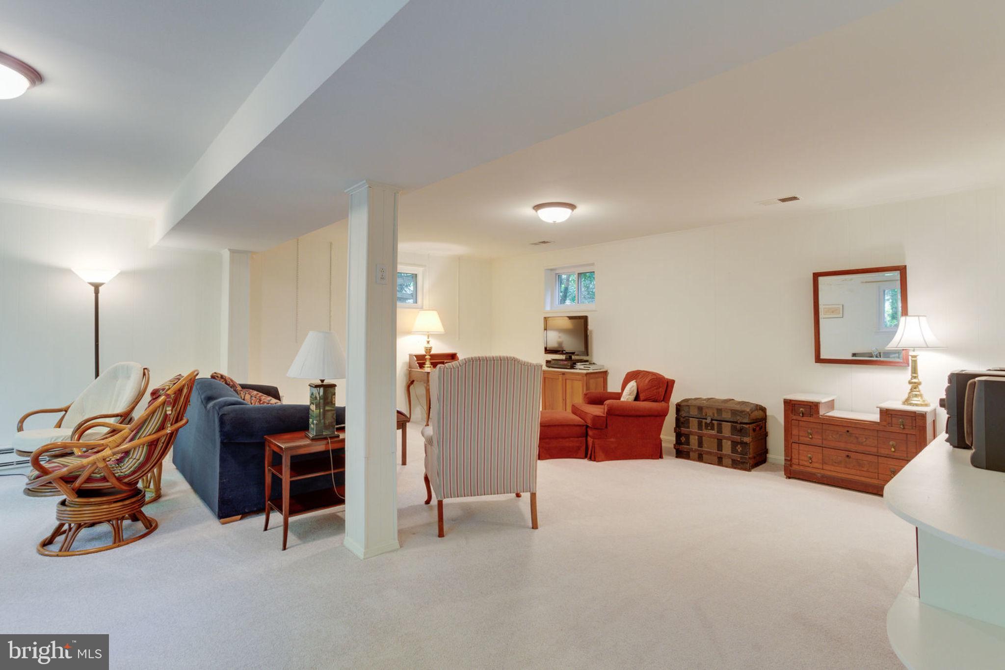 10224 Vale Road Vienna, VA 22181 - Photo 36 of 90 Gallery Image 36