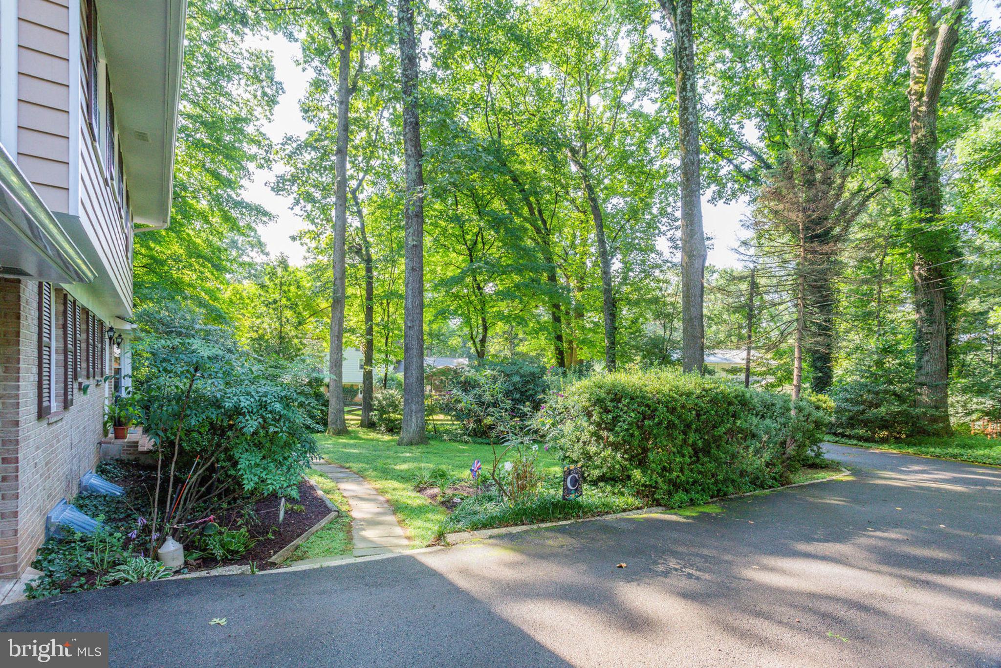 10224 Vale Road Vienna, VA 22181 - Photo 5 of 90 Gallery Image 5