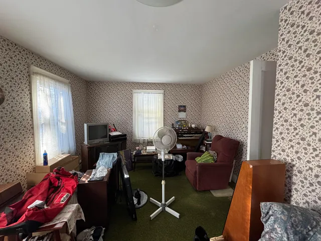 $325,000 | 9 Old Colony Road, Dover, NH 03820