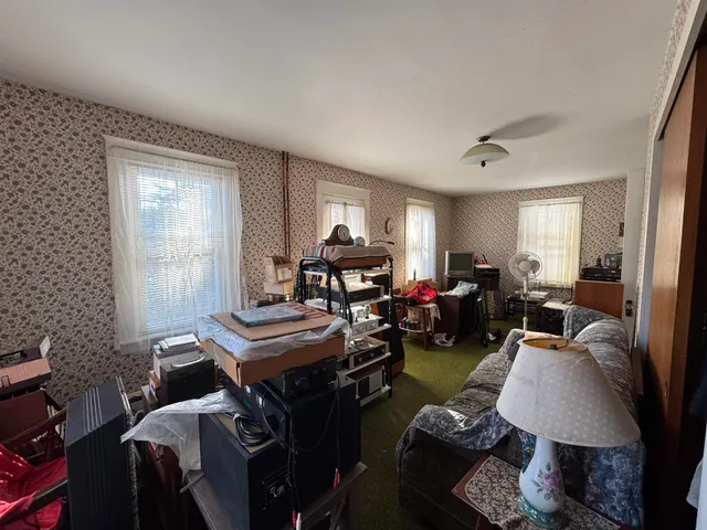 $325,000 | 9 Old Colony Road, Dover, NH 03820