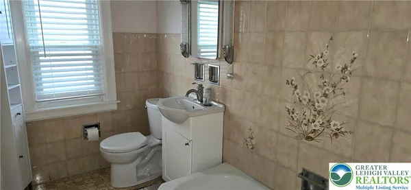 $284,900 | 436 East 12th Street, Northampton, PA 18067