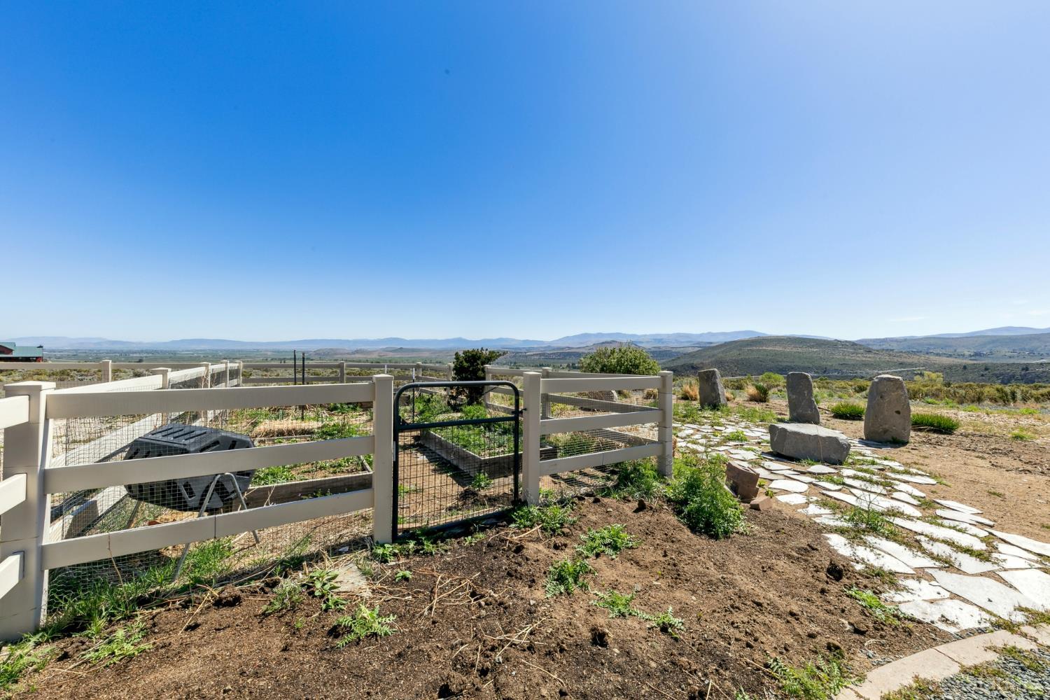 705 Sunrise Trail Markleeville, CA 96120 - Photo 35 of 39 a view of a beach with ocean view