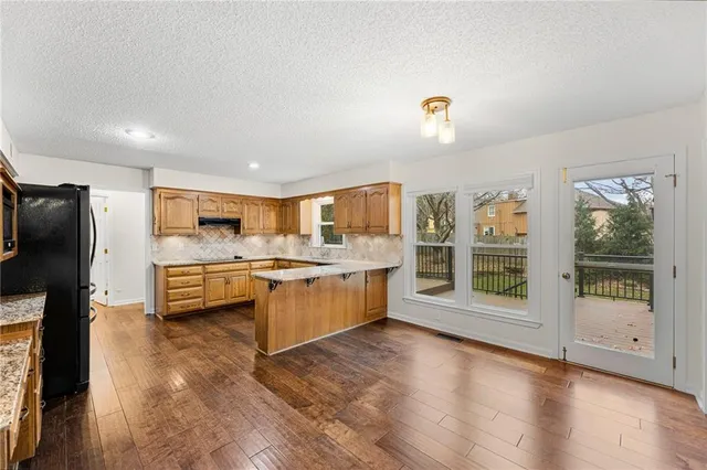 $700,000 | 8108 West 98th Terrace, Overland Park, KS 66212