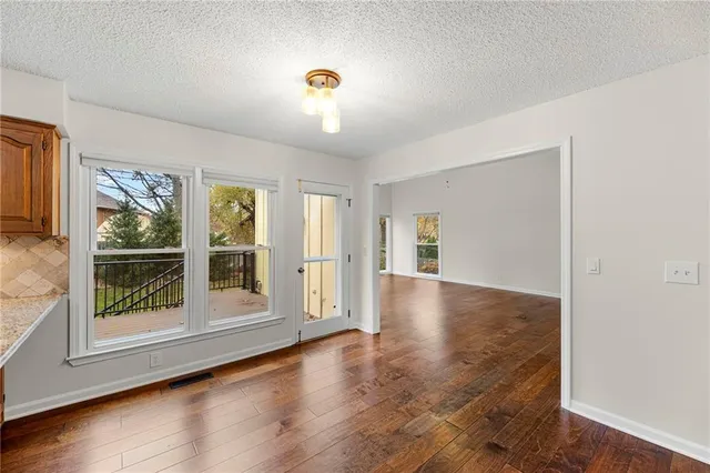 $700,000 | 8108 West 98th Terrace, Overland Park, KS 66212