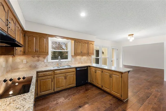 $700,000 | 8108 West 98th Terrace, Overland Park, KS 66212