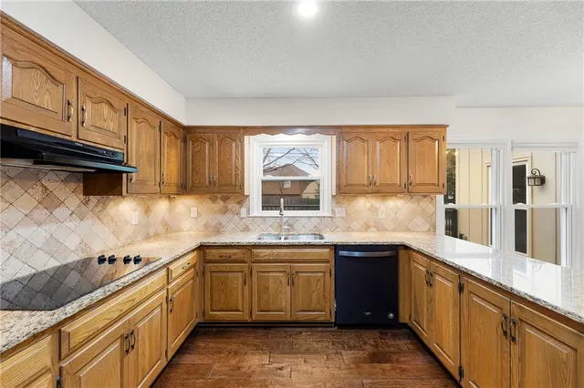 $700,000 | 8108 West 98th Terrace, Overland Park, KS 66212