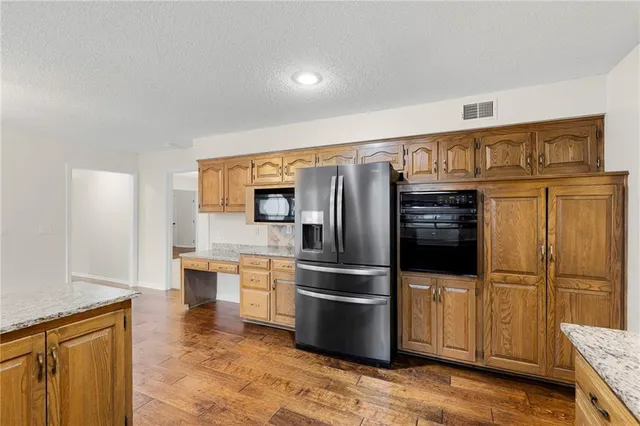 $700,000 | 8108 West 98th Terrace, Overland Park, KS 66212